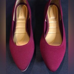 NWOT Cynthia Rowley Maroon Chelsea Pointed Flats